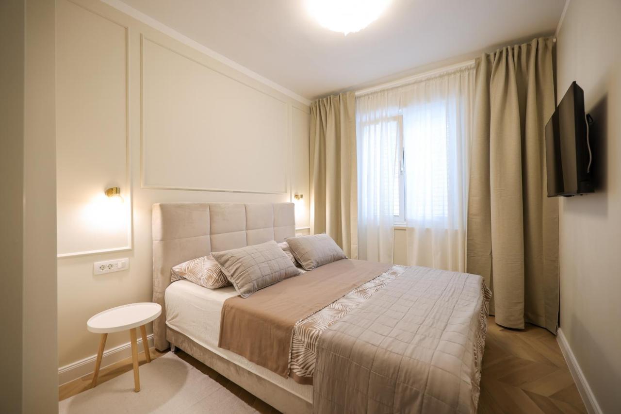 Golden Sea Organ Apartment