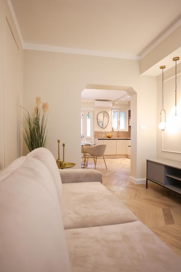 Golden Sea Organ Apartment *